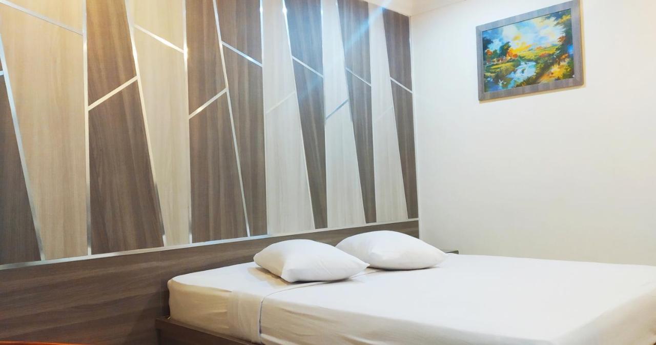 Paradise Hotel Tanjung Pinang Exterior photo