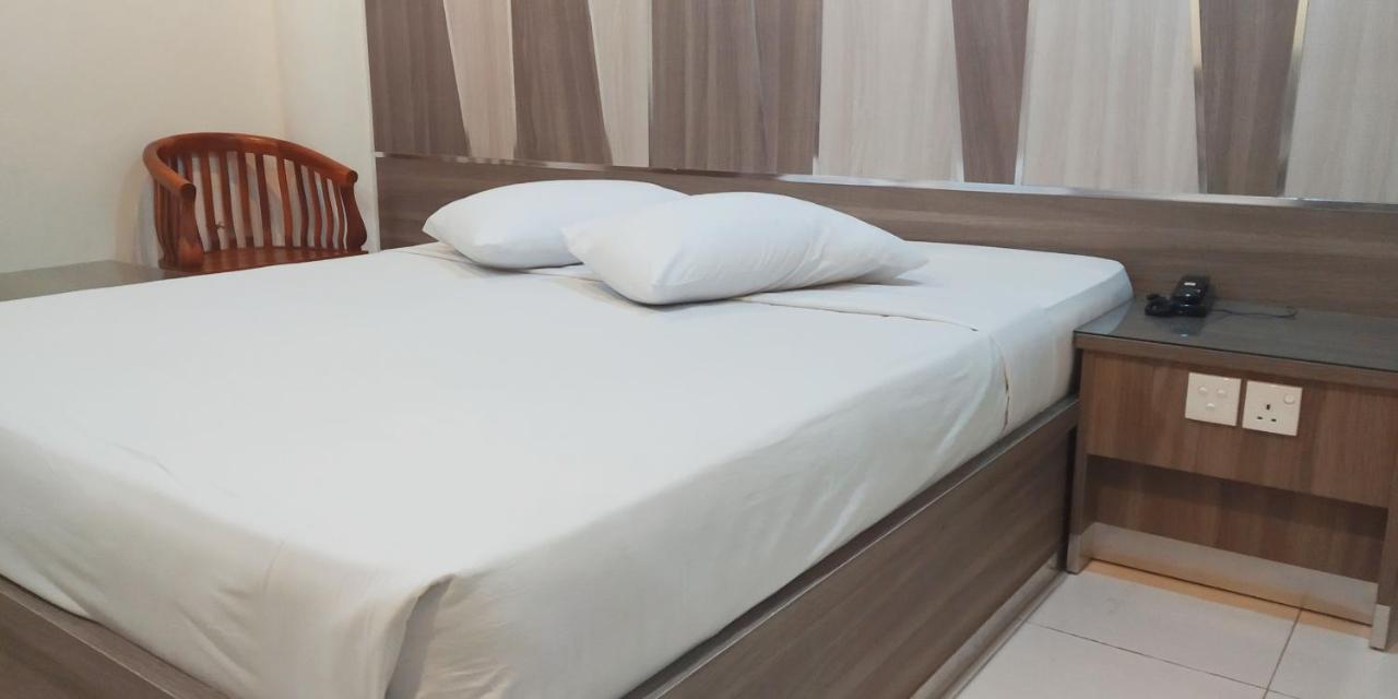 Paradise Hotel Tanjung Pinang Exterior photo